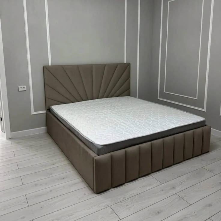Кровать
